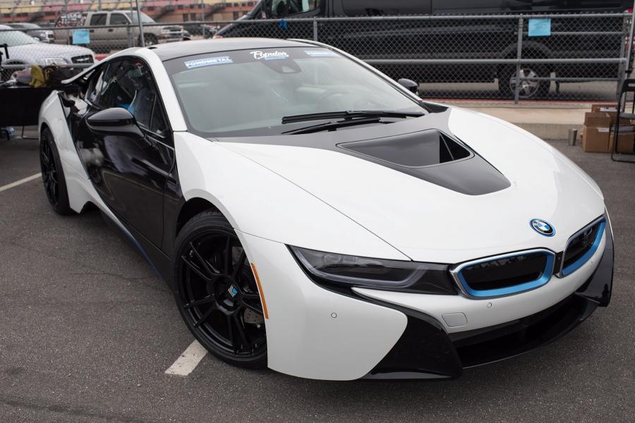  BMW i8 on Fondmetal Wheels 2016 года  (фото 3 из 5)
